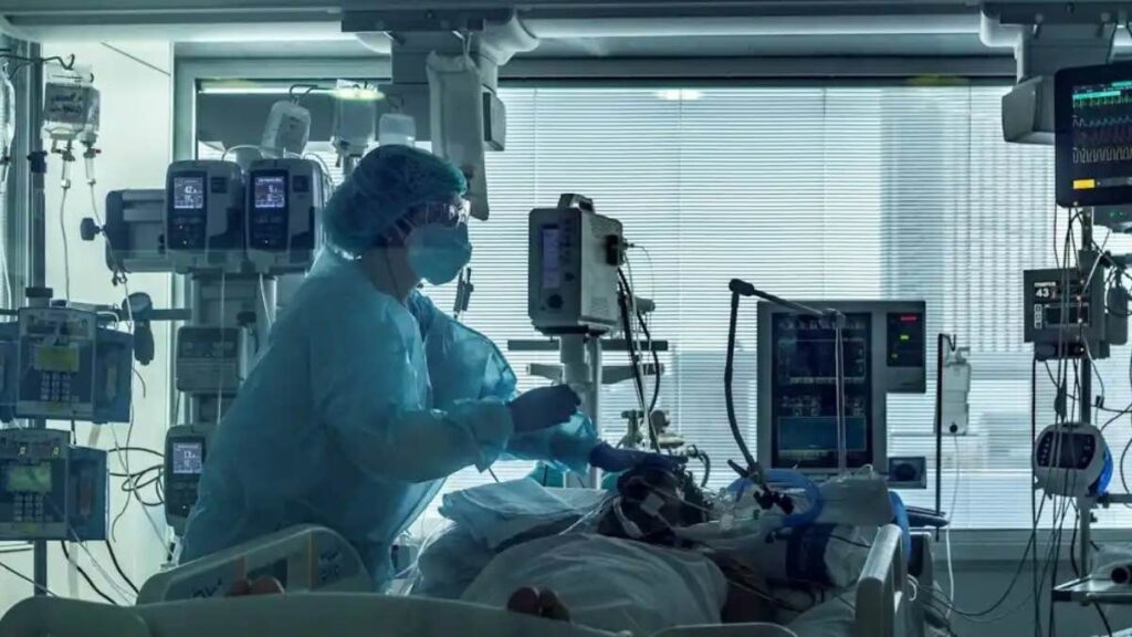 Trabajador despedido mientras estaba en terapia intensiva gana demanda y recibirá más de 318 mil pesos