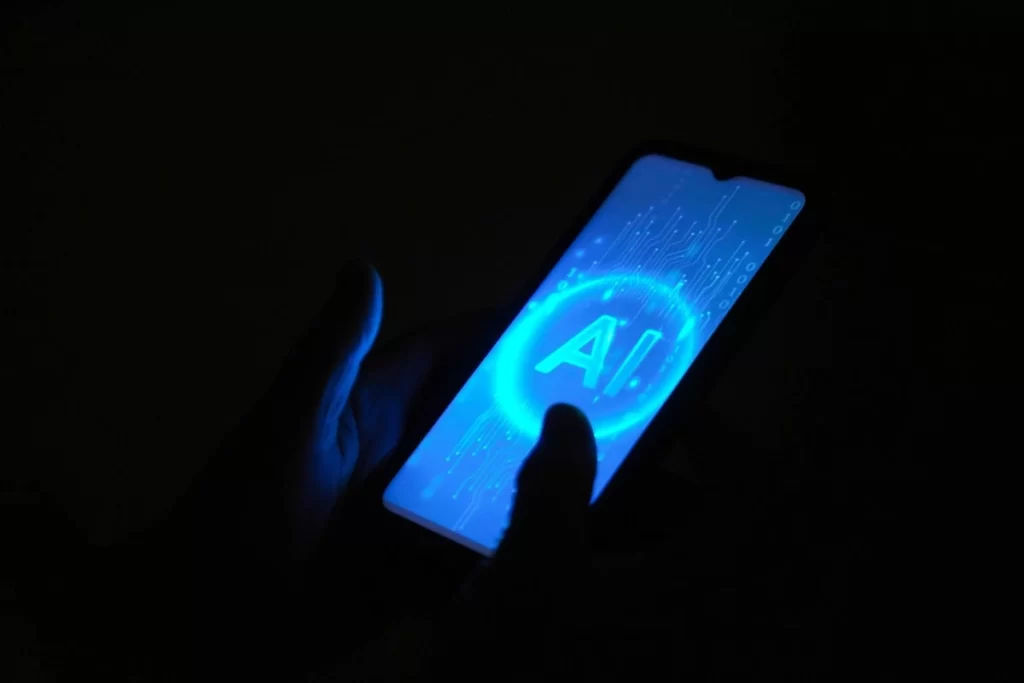 Asistentes de IA: Se abre brecha a nuevos ciberataques y robo de datos