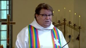 Pastor anuncia que cambiará de género y ahora será mujer 