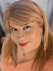 Pastor anuncia que cambiará de género y ahora será mujer 